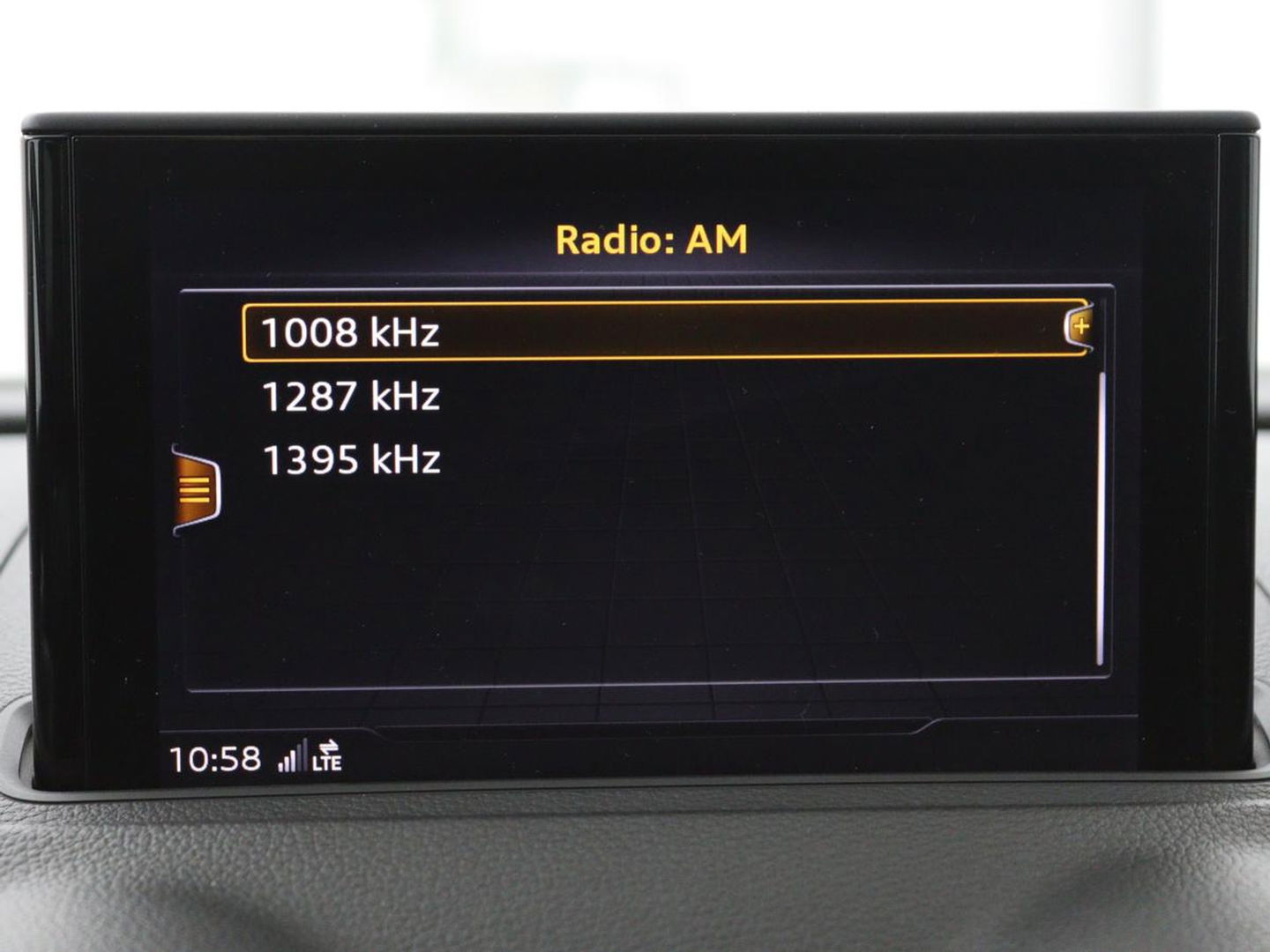 Audi A3 1.0 TFSI | Automaat | Panoramadak | Adaptive cruise | Climate control | Navigatie | Xenon | Parkeerhulp | Bluetooth