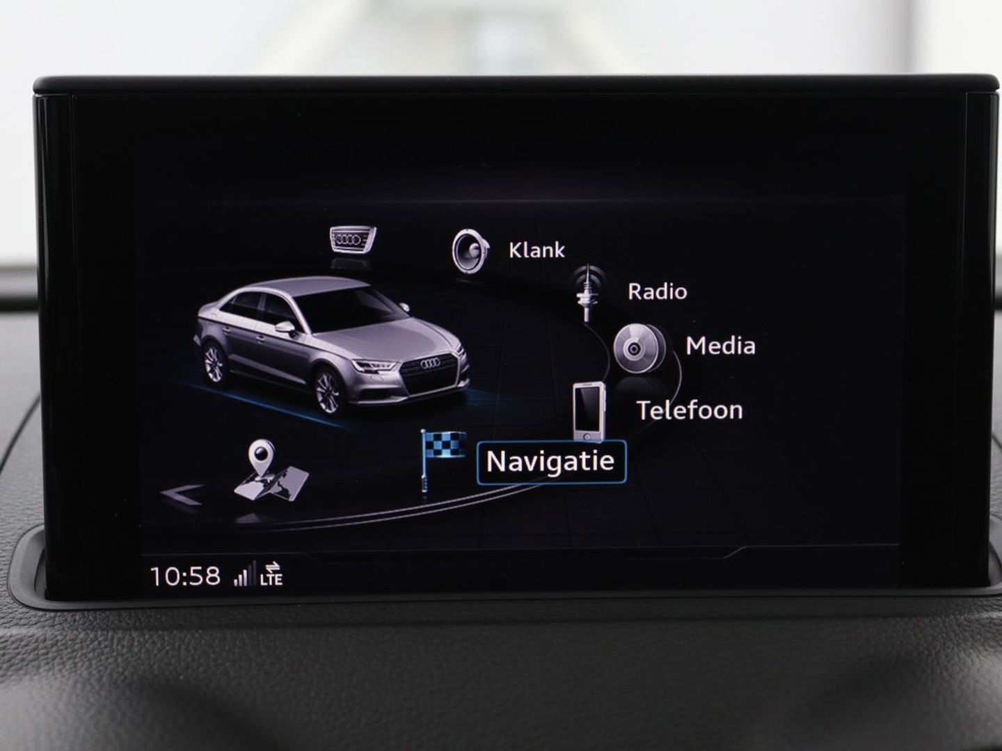 Audi A3 1.0 TFSI | Automaat | Panoramadak | Adaptive cruise | Climate control | Navigatie | Xenon | Parkeerhulp | Bluetooth