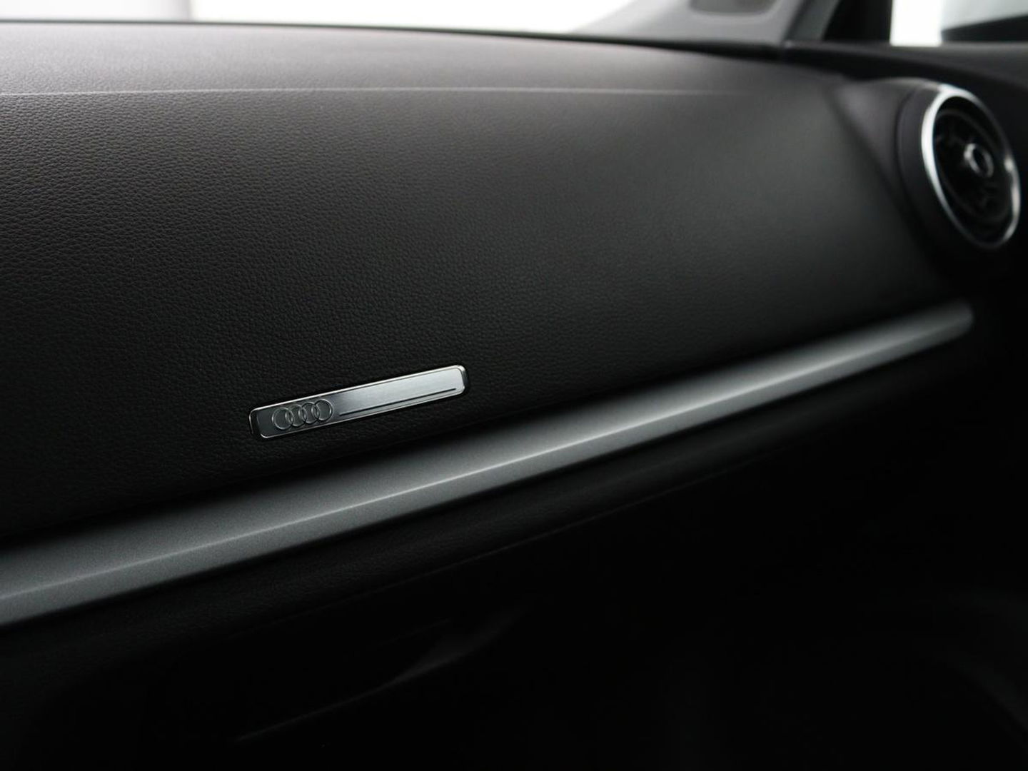 Audi A3 1.0 TFSI | Automaat | Panoramadak | Adaptive cruise | Climate control | Navigatie | Xenon | Parkeerhulp | Bluetooth