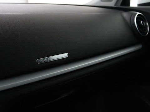 Audi A3 1.0 TFSI | Automaat | Panoramadak | Adaptive cruise | Climate control | Navigatie | Xenon | Parkeerhulp | Bluetooth