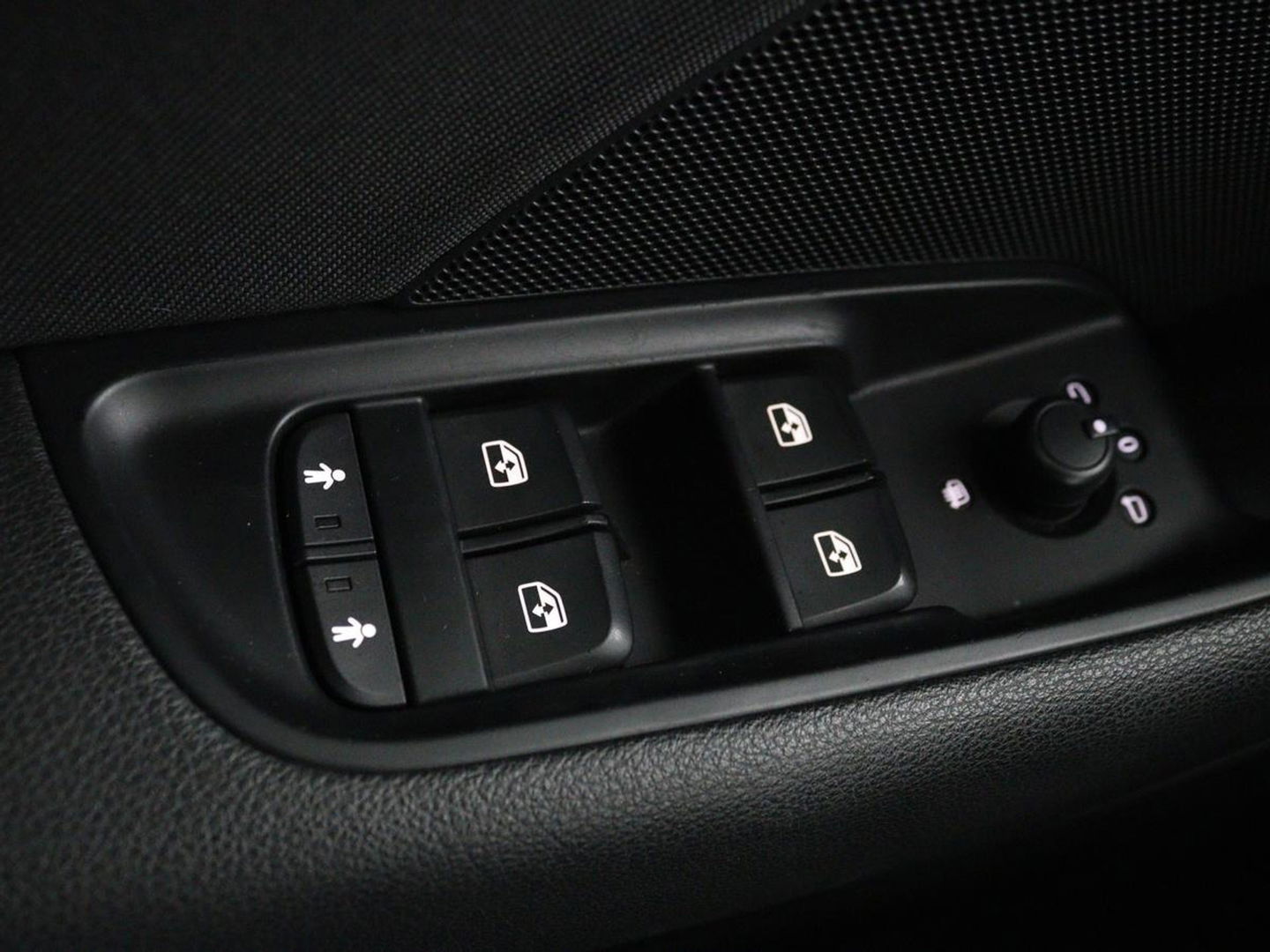 Audi A3 1.0 TFSI | Automaat | Panoramadak | Adaptive cruise | Climate control | Navigatie | Xenon | Parkeerhulp | Bluetooth
