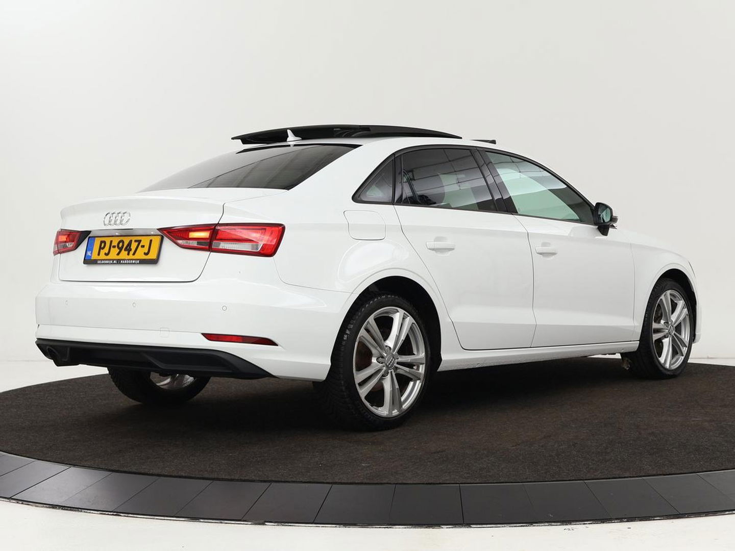 Audi A3 1.0 TFSI | Automaat | Panoramadak | Adaptive cruise | Climate control | Navigatie | Xenon | Parkeerhulp | Bluetooth