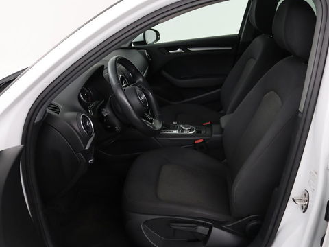 Audi A3 1.0 TFSI | Automaat | Panoramadak | Adaptive cruise | Climate control | Navigatie | Xenon | Parkeerhulp | Bluetooth