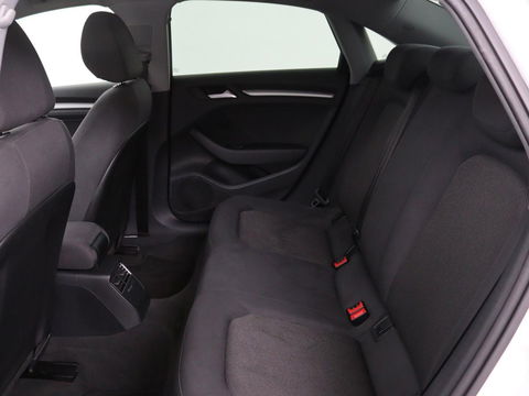 Audi A3 1.0 TFSI | Automaat | Panoramadak | Adaptive cruise | Climate control | Navigatie | Xenon | Parkeerhulp | Bluetooth