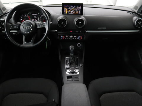 Audi A3 1.0 TFSI | Automaat | Panoramadak | Adaptive cruise | Climate control | Navigatie | Xenon | Parkeerhulp | Bluetooth