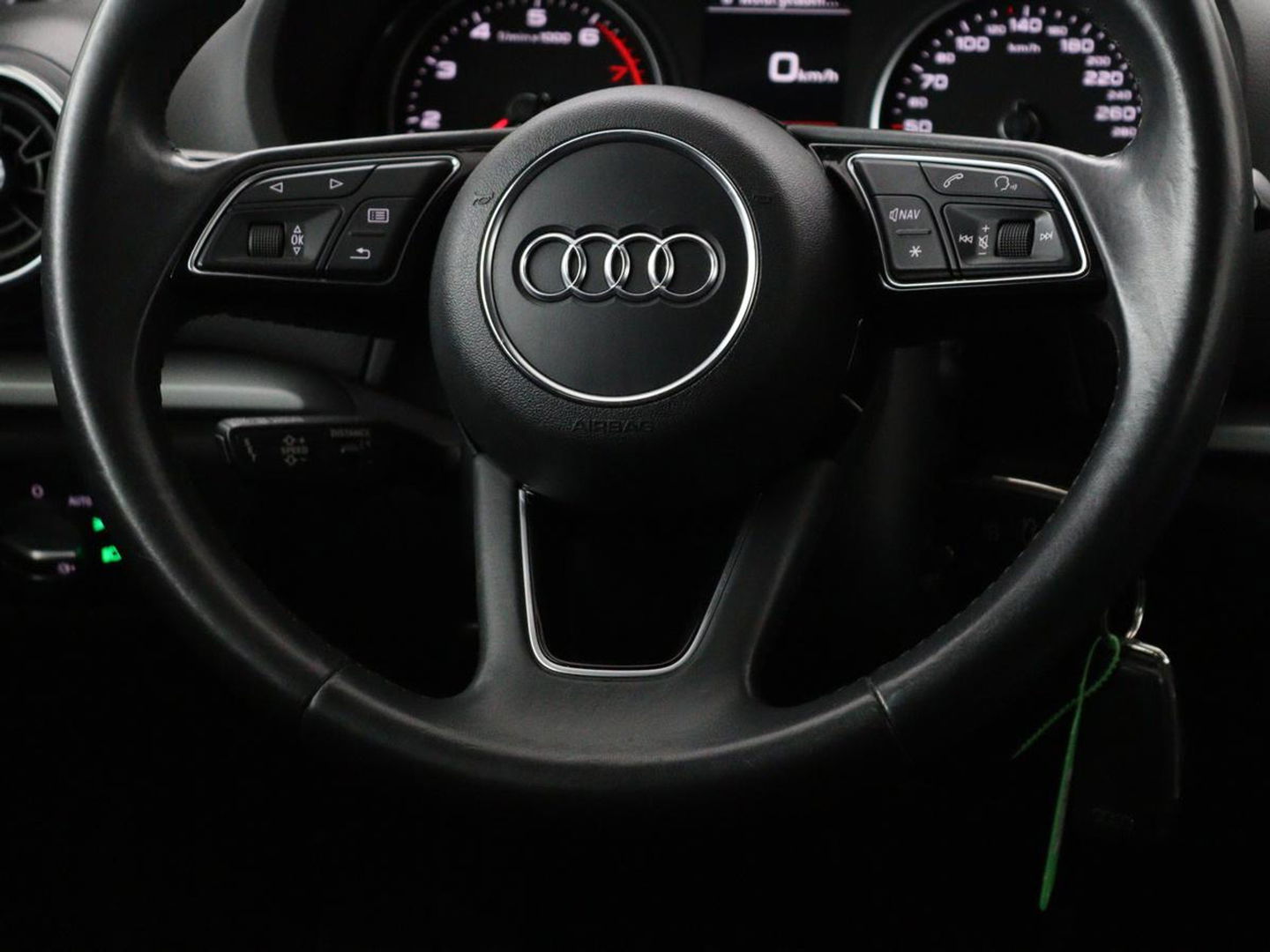 Audi A3 1.0 TFSI | Automaat | Panoramadak | Adaptive cruise | Climate control | Navigatie | Xenon | Parkeerhulp | Bluetooth