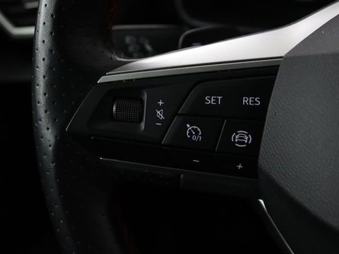 SEAT Leon 1.4 TSI eHybrid PHEV FR | Carplay | Sfeerverlichting | Navigatie | Full LED | Sportstoelen | Parkeerhulp | Climate control | Cruise control