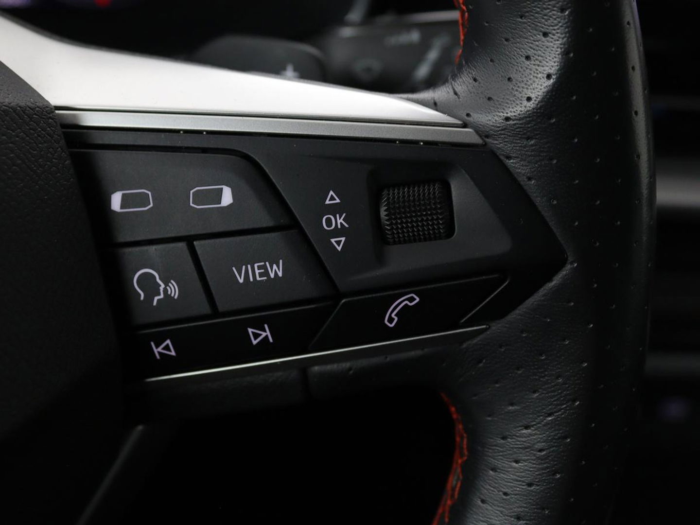 SEAT Leon 1.4 TSI eHybrid PHEV FR | Carplay | Sfeerverlichting | Navigatie | Full LED | Sportstoelen | Parkeerhulp | Climate control | Cruise control
