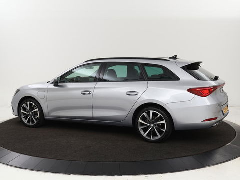 SEAT Leon 1.4 TSI eHybrid PHEV FR | Carplay | Sfeerverlichting | Navigatie | Full LED | Sportstoelen | Parkeerhulp | Climate control | Cruise control
