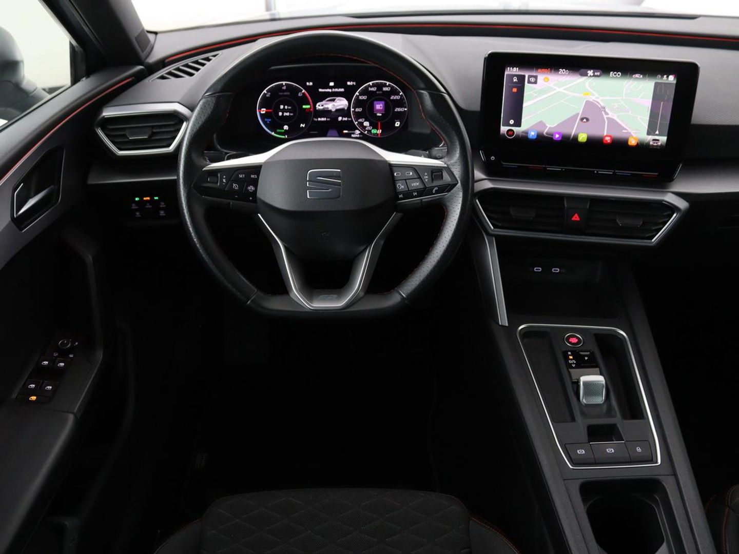 SEAT Leon 1.4 TSI eHybrid PHEV FR | Carplay | Sfeerverlichting | Navigatie | Full LED | Sportstoelen | Parkeerhulp | Climate control | Cruise control