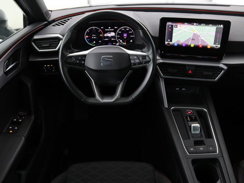 SEAT Leon 1.4 TSI eHybrid PHEV FR | Carplay | Sfeerverlichting | Navigatie | Full LED | Sportstoelen | Parkeerhulp | Climate control | Cruise control