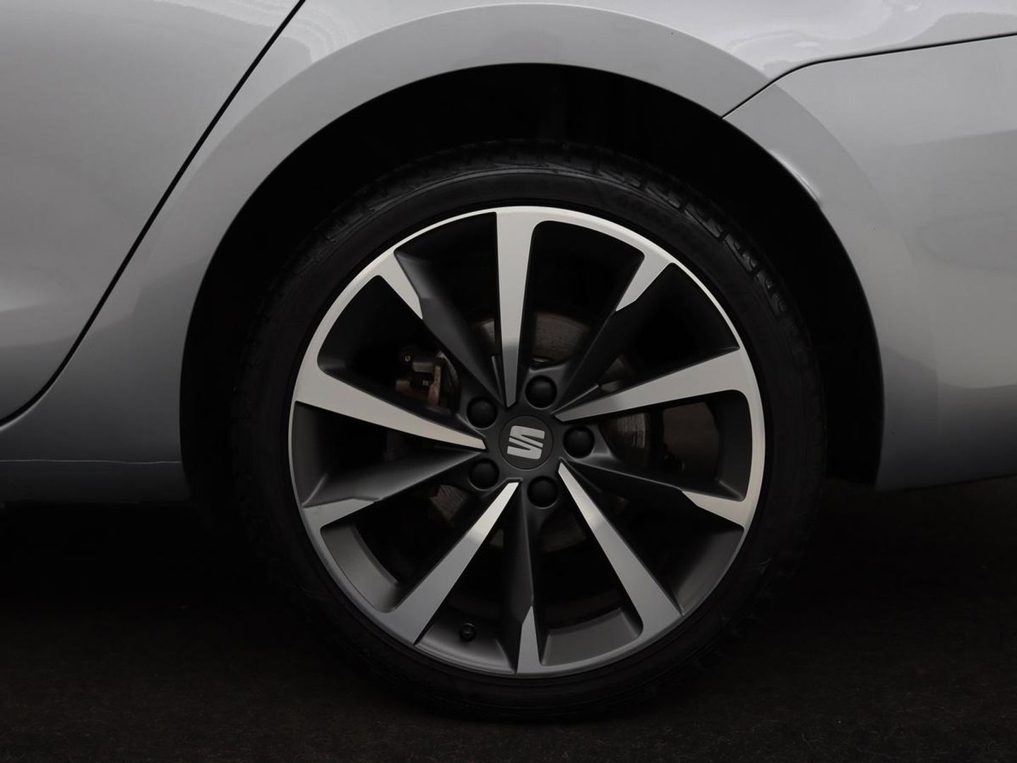 SEAT Leon 1.4 TSI eHybrid PHEV FR | Carplay | Sfeerverlichting | Navigatie | Full LED | Sportstoelen | Parkeerhulp | Climate control | Cruise control