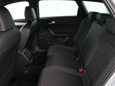 SEAT Leon 1.4 TSI eHybrid PHEV FR | Carplay | Sfeerverlichting | Navigatie | Full LED | Sportstoelen | Parkeerhulp | Climate control | Cruise control