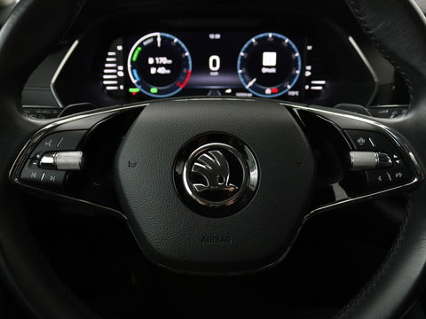 Škoda Octavia 1.4 TSI iV Business Edition | Trekhaak | Carplay | Full LED | Navigatie | Climate control | Parkeerhulp | Cruise control | PHEV