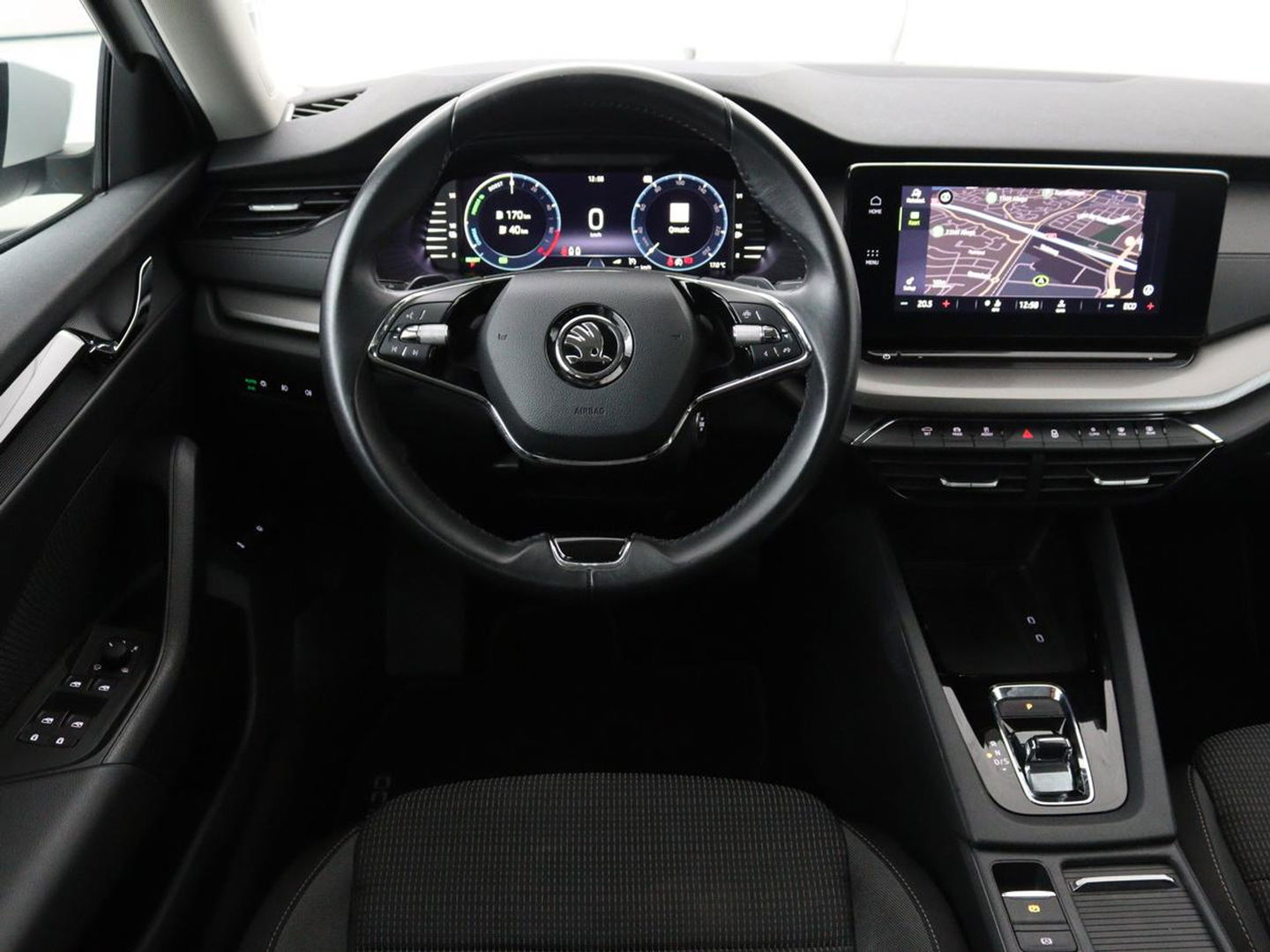 Škoda Octavia 1.4 TSI iV Business Edition | Trekhaak | Carplay | Full LED | Navigatie | Climate control | Parkeerhulp | Cruise control | PHEV