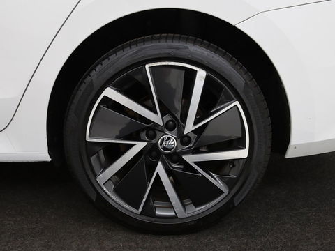 Škoda Octavia 1.4 TSI iV Business Edition | Trekhaak | Carplay | Full LED | Navigatie | Climate control | Parkeerhulp | Cruise control | PHEV