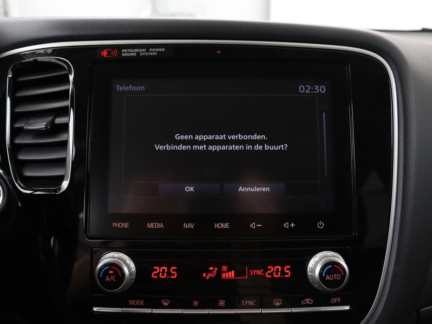 Mitsubishi Outlander 2.4 PHEV Intense+ | Schuifdak | Stoel & stuurverwarming | 360 camera | Trekhaak | Half leder | Carplay | Navigatie | Climate control