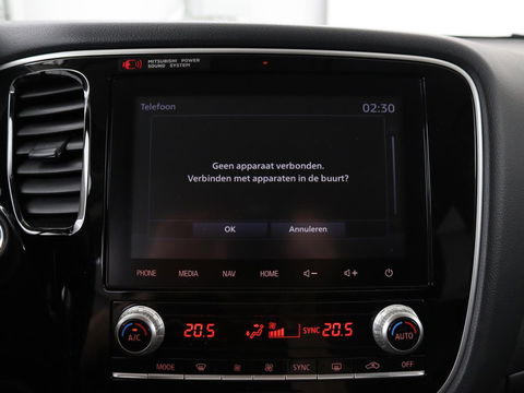 Mitsubishi Outlander 2.4 PHEV Intense+ | Schuifdak | Stoel & stuurverwarming | 360 camera | Trekhaak | Half leder | Carplay | Navigatie | Climate control