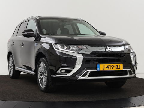 Mitsubishi Outlander 2.4 PHEV Intense+ | Schuifdak | Stoel & stuurverwarming | 360 camera | Trekhaak | Half leder | Carplay | Navigatie | Climate control
