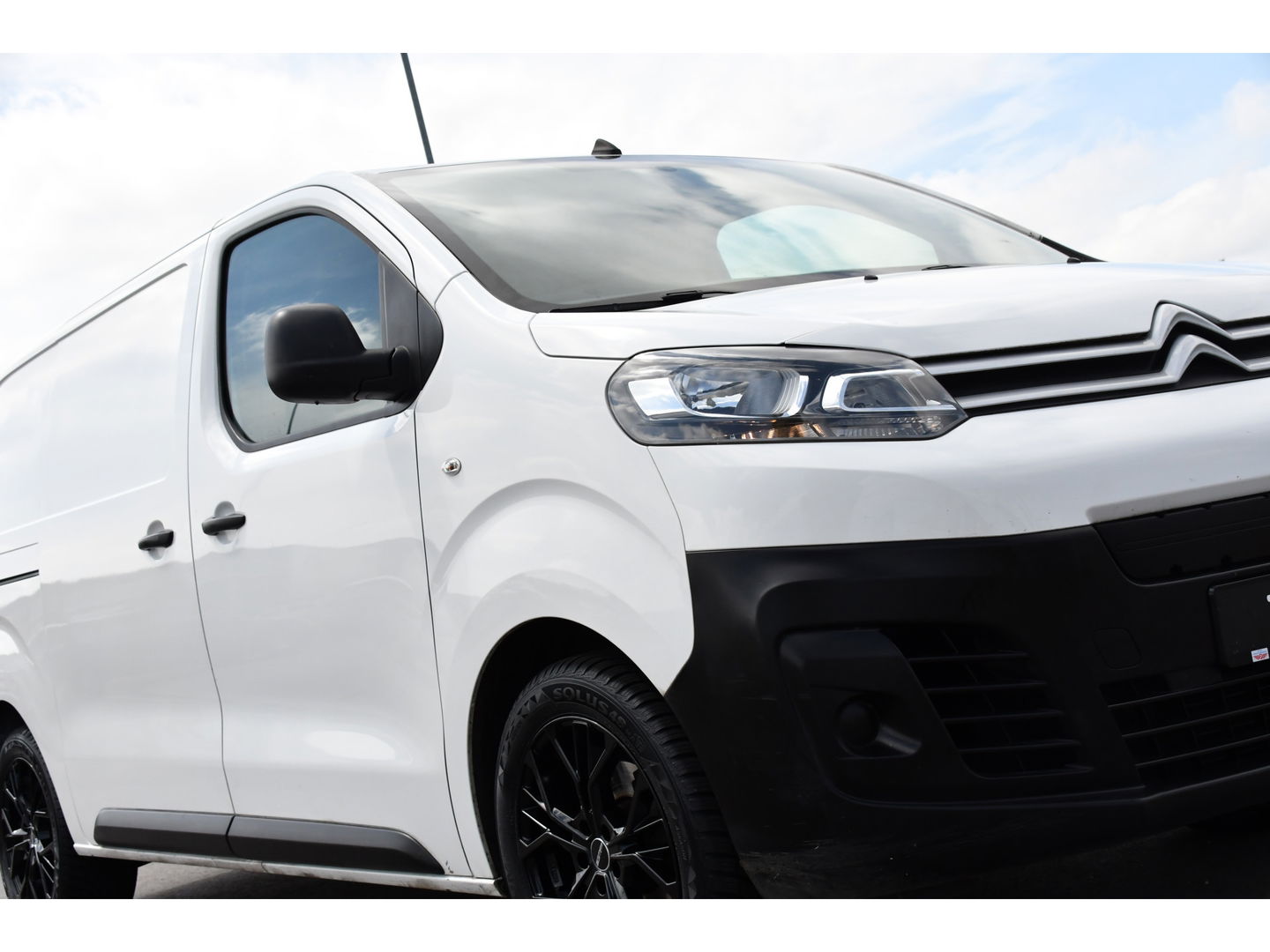 Citroën ë-Jumpy L2 50 kWh Black & White Edition Cruise, Sensoren, 136pk, Radio, Uniek!