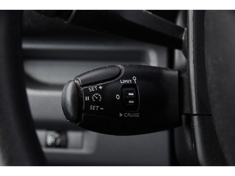 Citroën ë-Jumpy L2 50 kWh Black & White Edition Cruise, Sensoren, 136pk, Radio, Uniek!