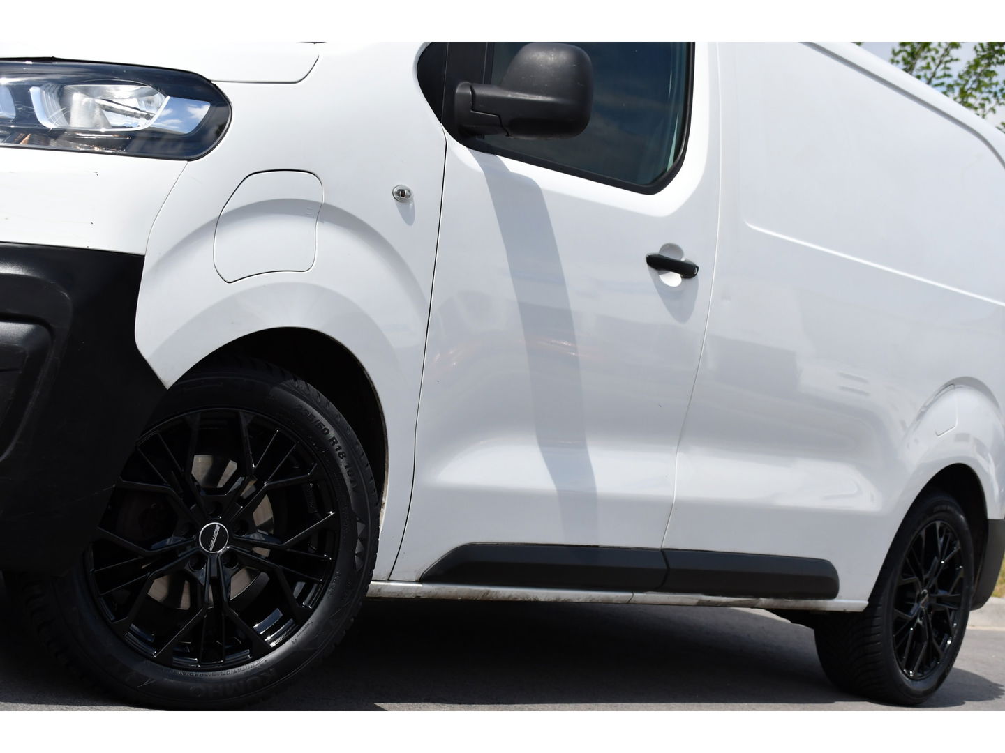 Citroën ë-Jumpy L2 50 kWh Black & White Edition Cruise, Sensoren, 136pk, Radio, Uniek!