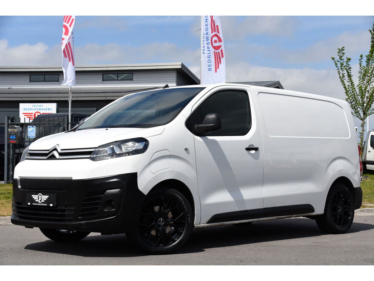Citroën ë-Jumpy L2 50 kWh Black & White Edition Cruise, Sensoren, 136pk, Radio, Uniek!