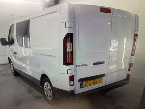Renault Trafic 2.0 dCi 150 T29 L2H1 DC 5 persoons Business / vaste prijs rijklaar € 24.950 ex btw