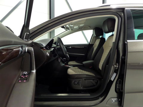 Volkswagen Passat Variant 2.0 TSI DSG Highline "Automaat" Xenon-LED Trekhaak Stoelverwarming, van 2e eigenaar in uniek mooie staat