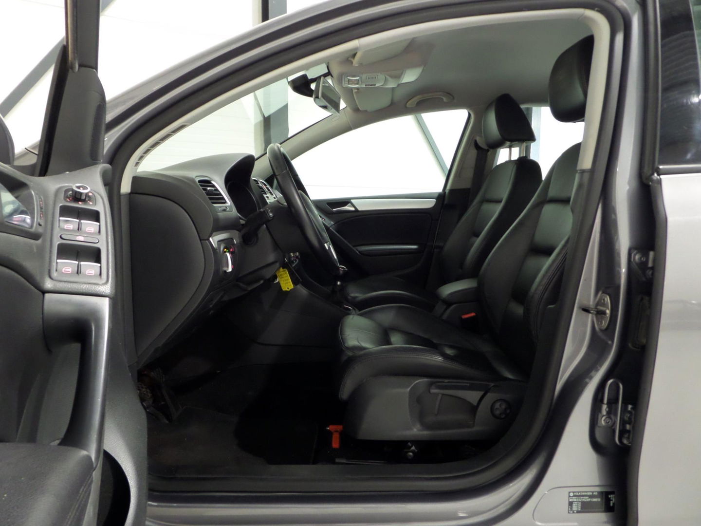 Volkswagen Golf 1.2 TSI Highline "Origineel NL!" Leer Trekhaak Navigatie Bluetooth Stoelverwarming, van 1e eigenaar in nieuwstaat!
