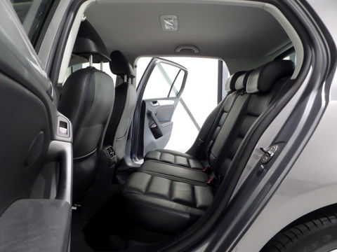 Volkswagen Golf 1.2 TSI Highline "Origineel NL!" Leer Trekhaak Navigatie Bluetooth Stoelverwarming, van 1e eigenaar in nieuwstaat!