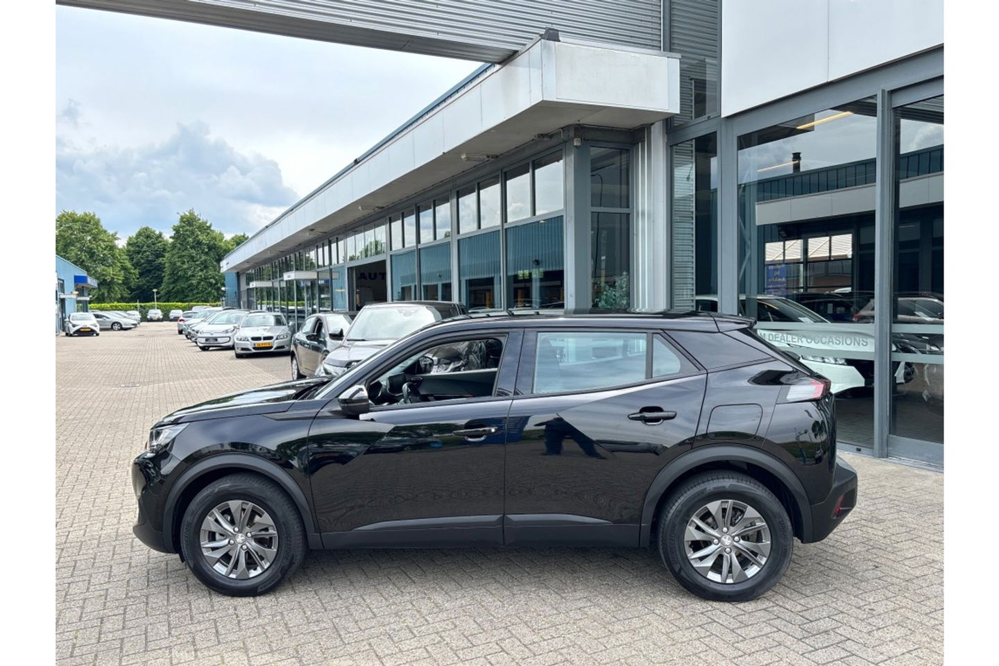 Peugeot 2008 1.2 PT ACTIVE PACK AUTOMAAT AIRCO CRUISE NAVI PDC.