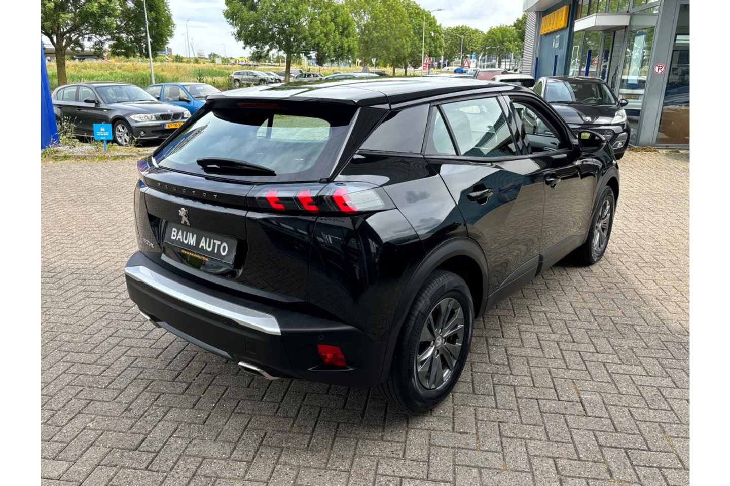 Peugeot 2008 1.2 PT ACTIVE PACK AUTOMAAT AIRCO CRUISE NAVI PDC.