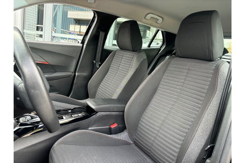 Peugeot 2008 1.2 PT ACTIVE PACK AUTOMAAT AIRCO CRUISE NAVI PDC.