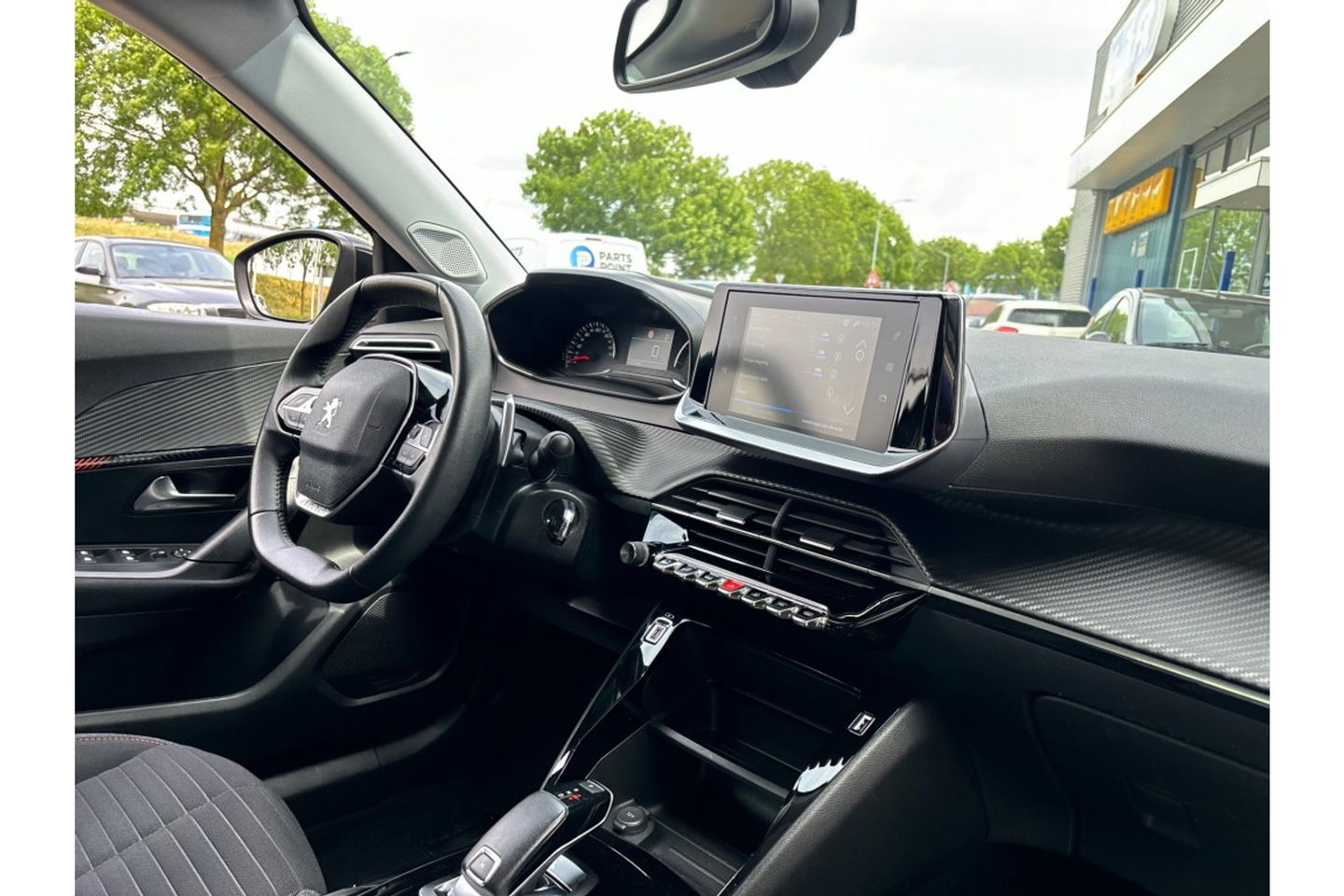 Peugeot 2008 1.2 PT ACTIVE PACK AUTOMAAT AIRCO CRUISE NAVI PDC.