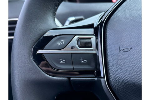 Peugeot 3008 1.2 130PK AUTOMAAT ALLURE AIRCO NAVI PDC-CAMERA VIRTUAL.
