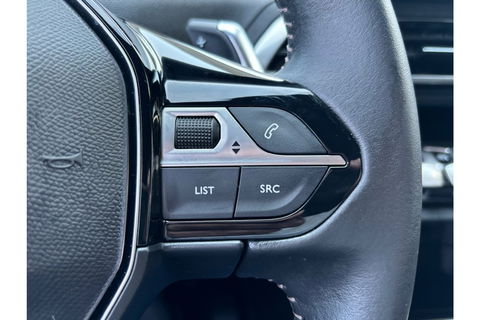 Peugeot 3008 1.2 130PK AUTOMAAT ALLURE AIRCO NAVI PDC-CAMERA VIRTUAL.