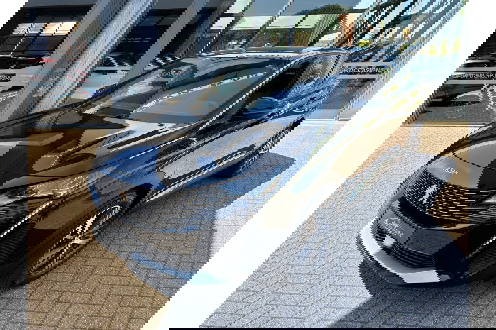 Peugeot 3008 1.2 130PK AUTOMAAT ALLURE AIRCO NAVI PDC-CAMERA VIRTUAL.