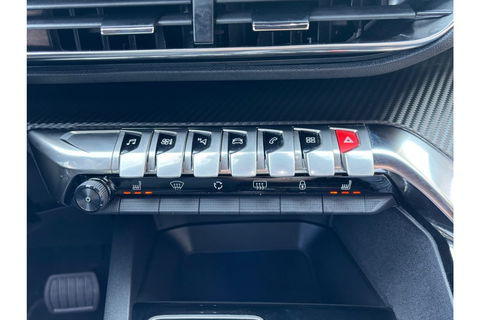 Peugeot 3008 1.2 130PK AUTOMAAT ALLURE AIRCO NAVI PDC-CAMERA VIRTUAL.