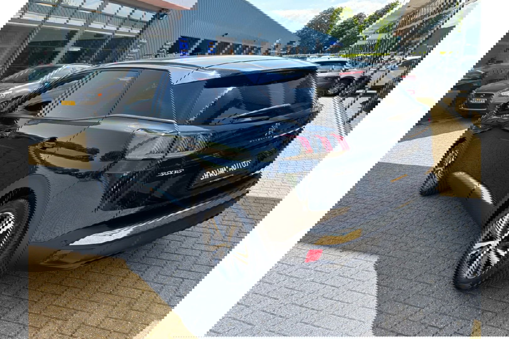 Peugeot 3008 1.2 130PK AUTOMAAT ALLURE AIRCO NAVI PDC-CAMERA VIRTUAL.