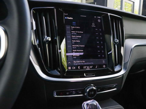 Volvo V60 T8 Recharge Plus Dark AWD 455pk | 360 Cam | Harman Kardon | Panodak