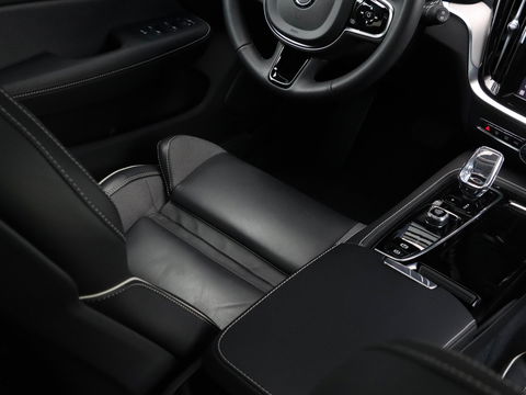 Volvo V60 T8 Recharge Plus Dark AWD 455pk | 360 Cam | Harman Kardon | Panodak