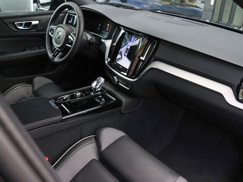 Volvo V60 T8 Recharge Plus Dark AWD 455pk | 360 Cam | Harman Kardon | Panodak