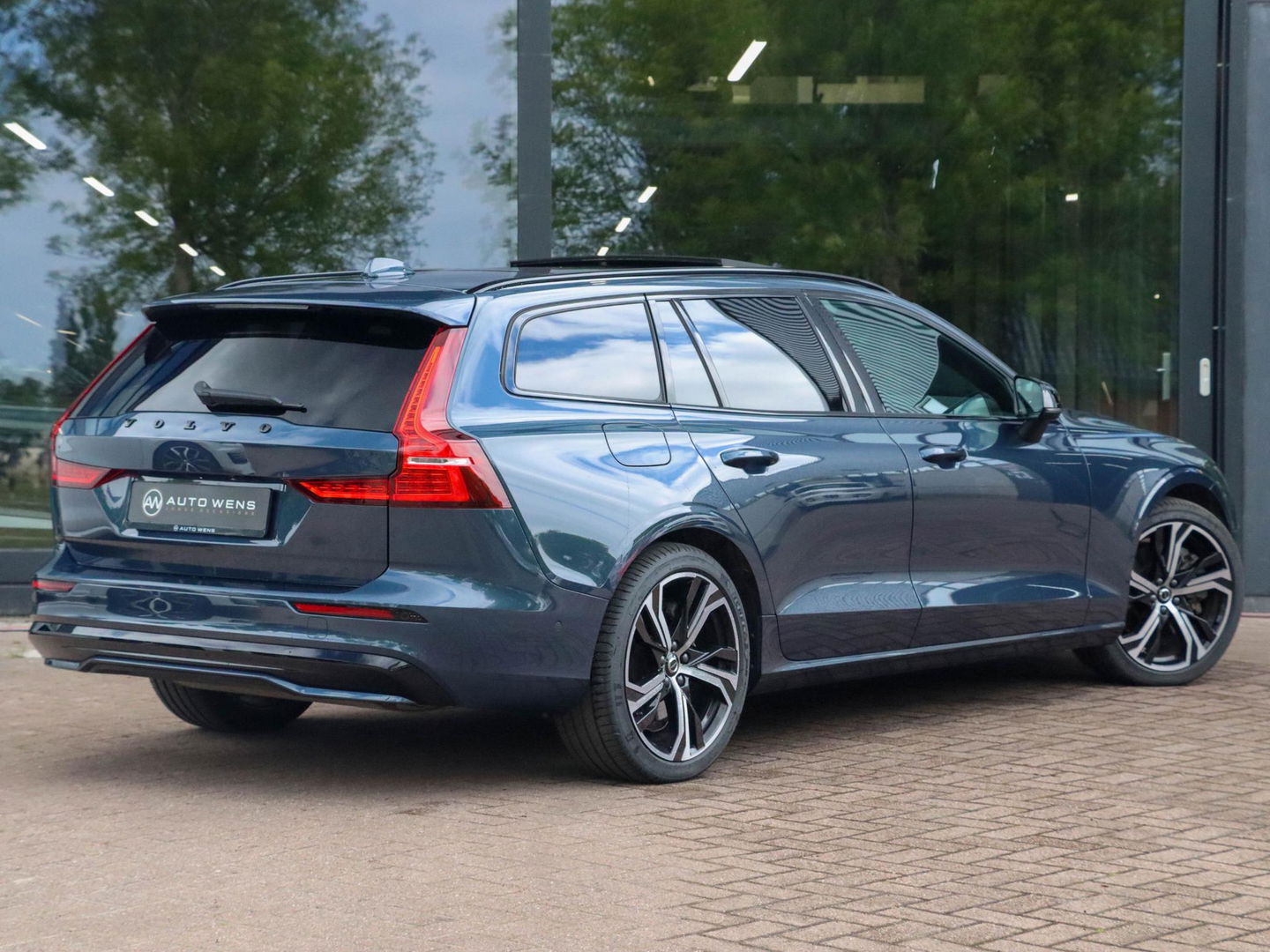 Volvo V60 T8 Recharge Plus Dark AWD 455pk | 360 Cam | Harman Kardon | Panodak
