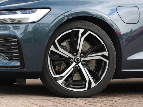 Volvo V60 T8 Recharge Plus Dark AWD 455pk | 360 Cam | Harman Kardon | Panodak