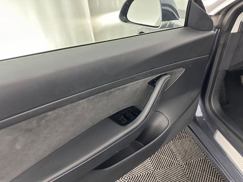 Tesla Model 3 Standard RWD Plus 60 kWh [ 3-Fase ] (INCL-BTW) Aut. *PANO | AUTO-PILOT | FULL-LEATHER | KEYLESS | FULL-LED | MEMORY-PACK | SURROUND-VIEW | DAB | CARPLAY | DIGI-COCKPIT | LANE-ASSIST | COMFORT-SEATS | 18"ALU*