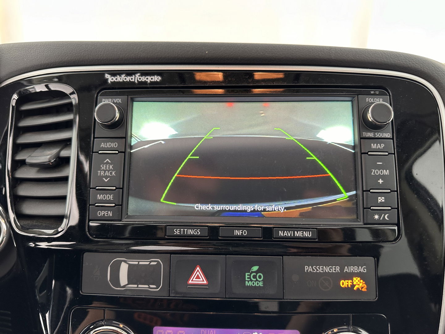 Mitsubishi Outlander 2.0 PHEV Instyle+ AWD Aut. *PANO | XENON | FULL-LEATHER | NAVI-FULLMAP | DAB+ | KEYLESS | CAMERA | COMFORT-SEATS | ROCKFORD-AUDIO |  ECC | HEATED-SEATS | SHIFT-PADDLES | LANE-ASSIST | CRUISE | TOWBAR | 18"ALU*