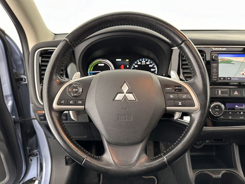 Mitsubishi Outlander 2.0 PHEV Instyle+ AWD Aut. *PANO | XENON | FULL-LEATHER | NAVI-FULLMAP | DAB+ | KEYLESS | CAMERA | COMFORT-SEATS | ROCKFORD-AUDIO |  ECC | HEATED-SEATS | SHIFT-PADDLES | LANE-ASSIST | CRUISE | TOWBAR | 18"ALU*