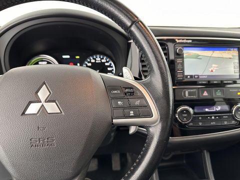 Mitsubishi Outlander 2.0 PHEV Instyle+ AWD Aut. *PANO | XENON | FULL-LEATHER | NAVI-FULLMAP | DAB+ | KEYLESS | CAMERA | COMFORT-SEATS | ROCKFORD-AUDIO |  ECC | HEATED-SEATS | SHIFT-PADDLES | LANE-ASSIST | CRUISE | TOWBAR | 18"ALU*