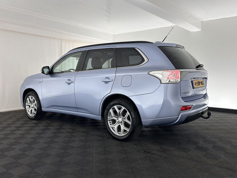 Mitsubishi Outlander 2.0 PHEV Instyle+ AWD Aut. *PANO | XENON | FULL-LEATHER | NAVI-FULLMAP | DAB+ | KEYLESS | CAMERA | COMFORT-SEATS | ROCKFORD-AUDIO |  ECC | HEATED-SEATS | SHIFT-PADDLES | LANE-ASSIST | CRUISE | TOWBAR | 18"ALU*